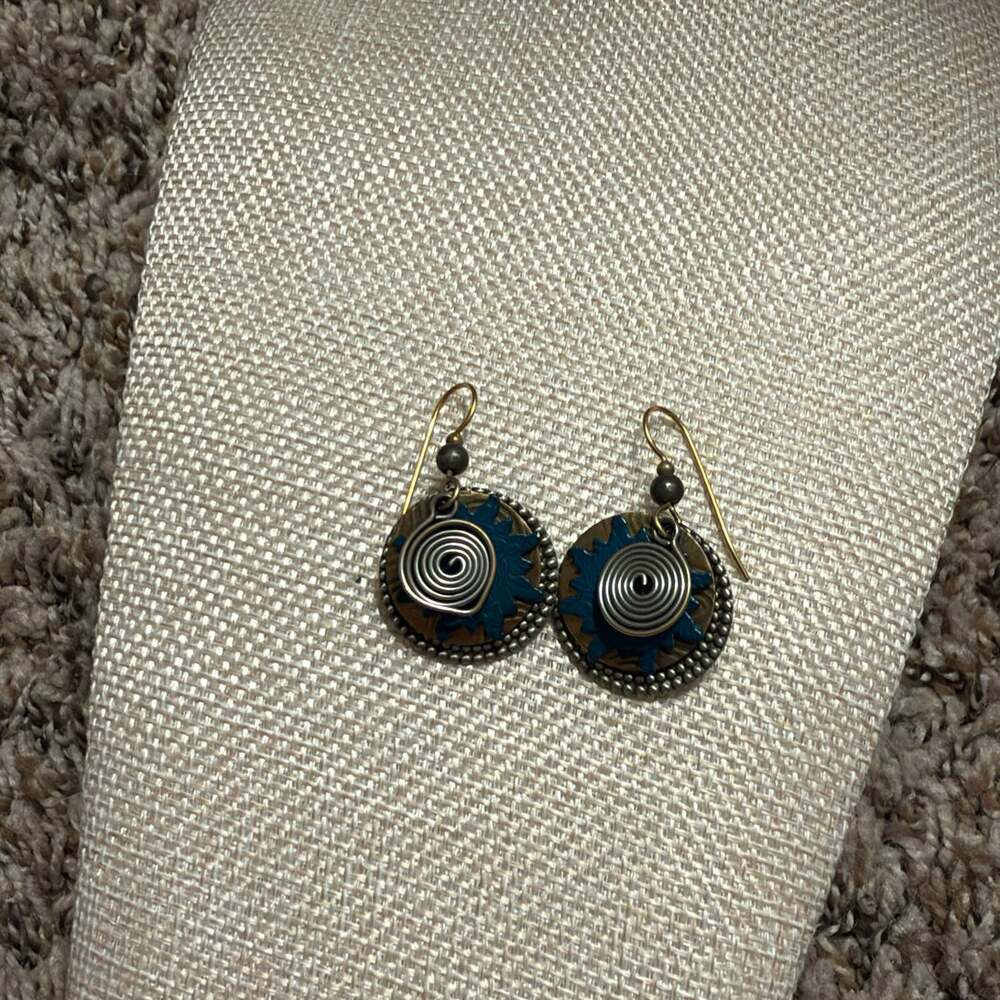 Costume jewlery